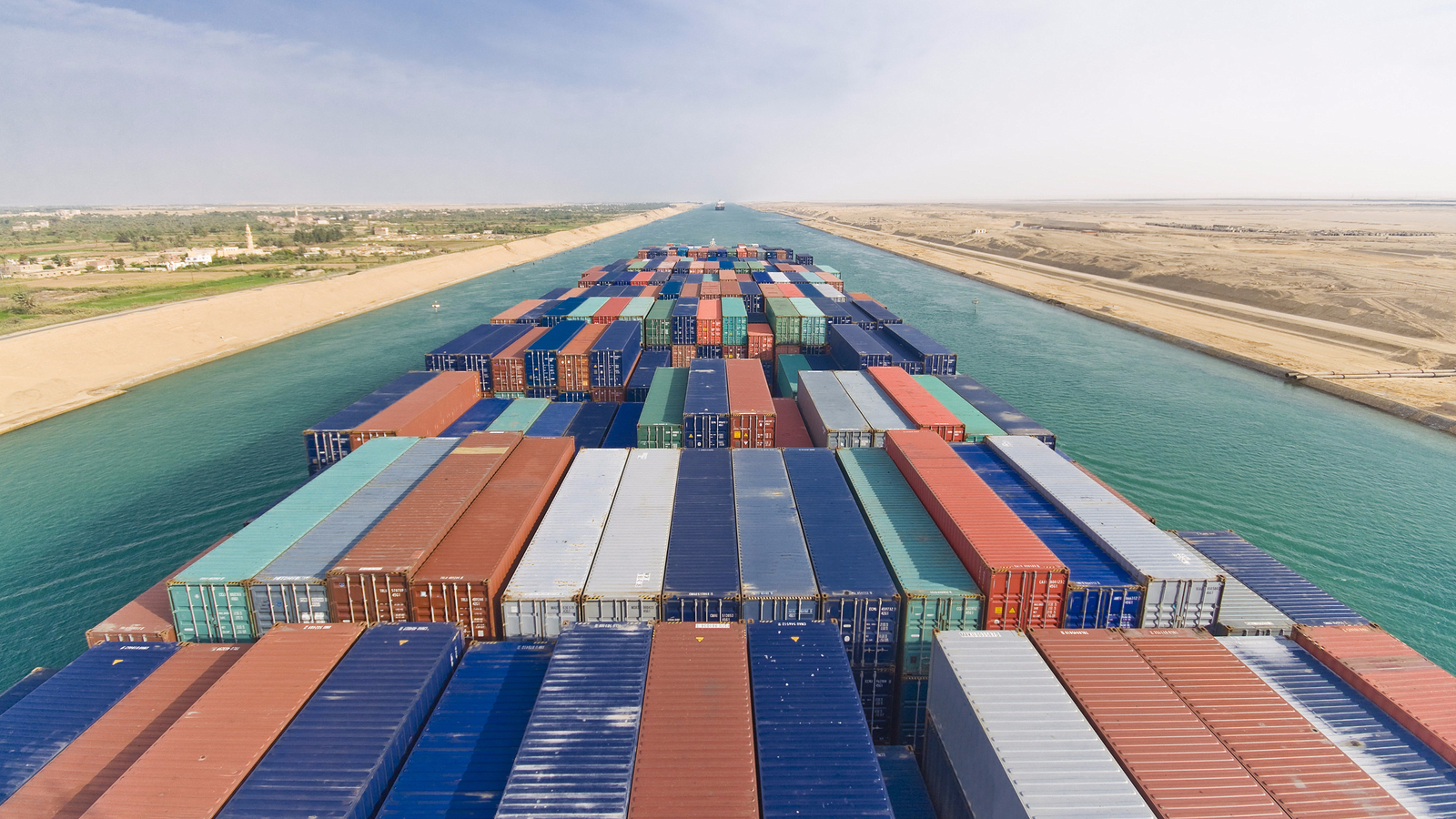 Container ships in Suez Canal decreases